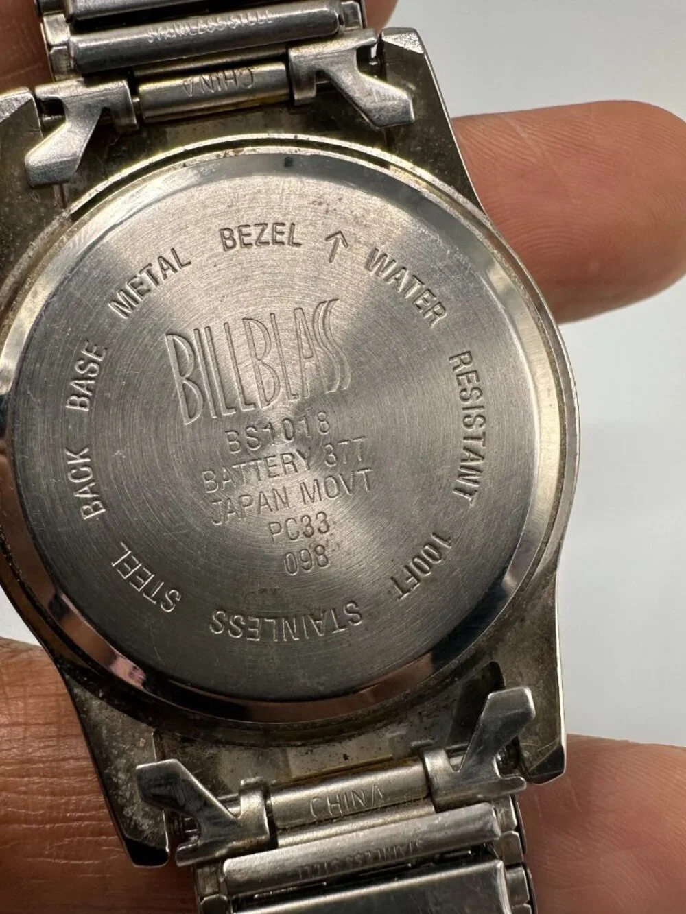 3/$30 VTG. Bill Blass Watch Silver Gold Two Tone Day Date Stretch Band